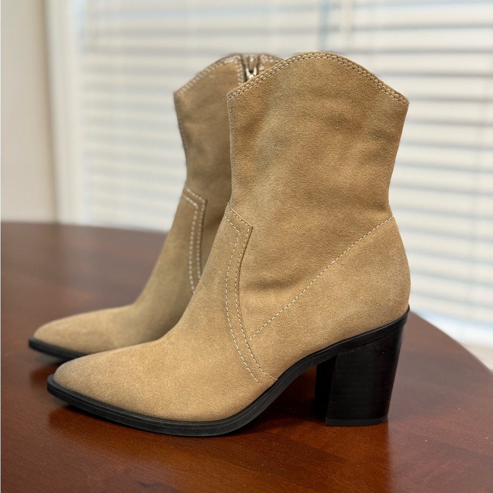 NWOT - BP Surina-Lea Suede Booties in Tan Smoke - Size 6